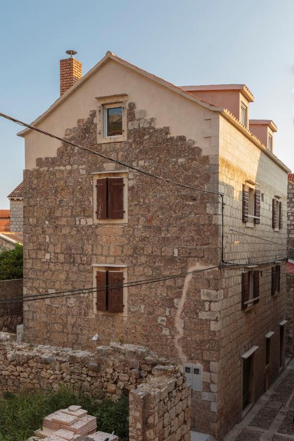 Apartments Bepi Komiza Exterior photo